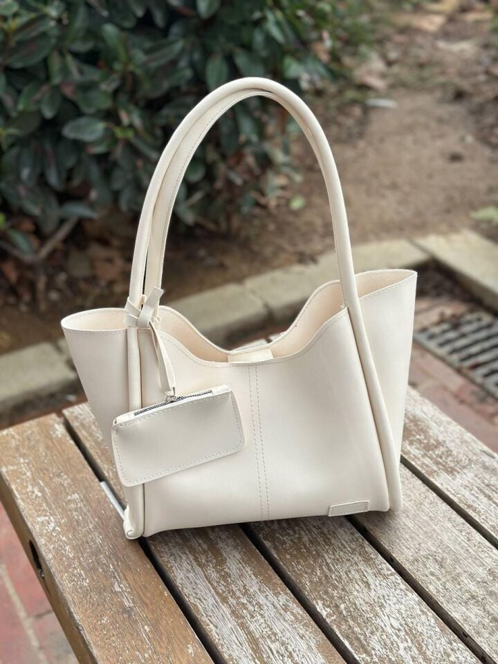 Krem Klasik Omuz Çantası