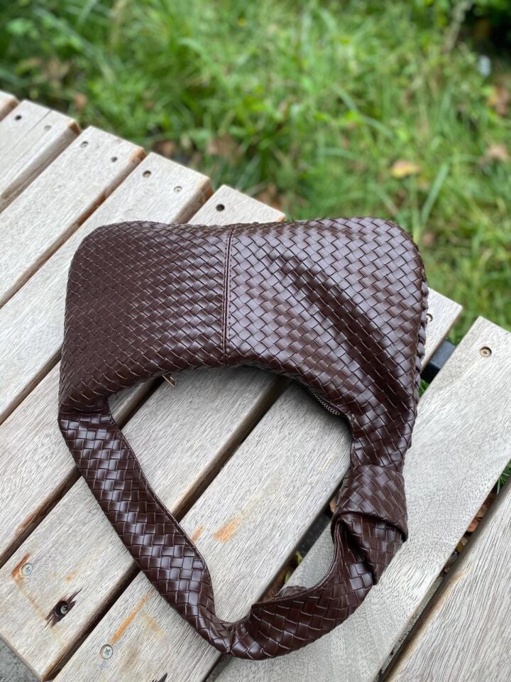 Bahwar Örgü Dokulu Üçgen Hobo Çanta