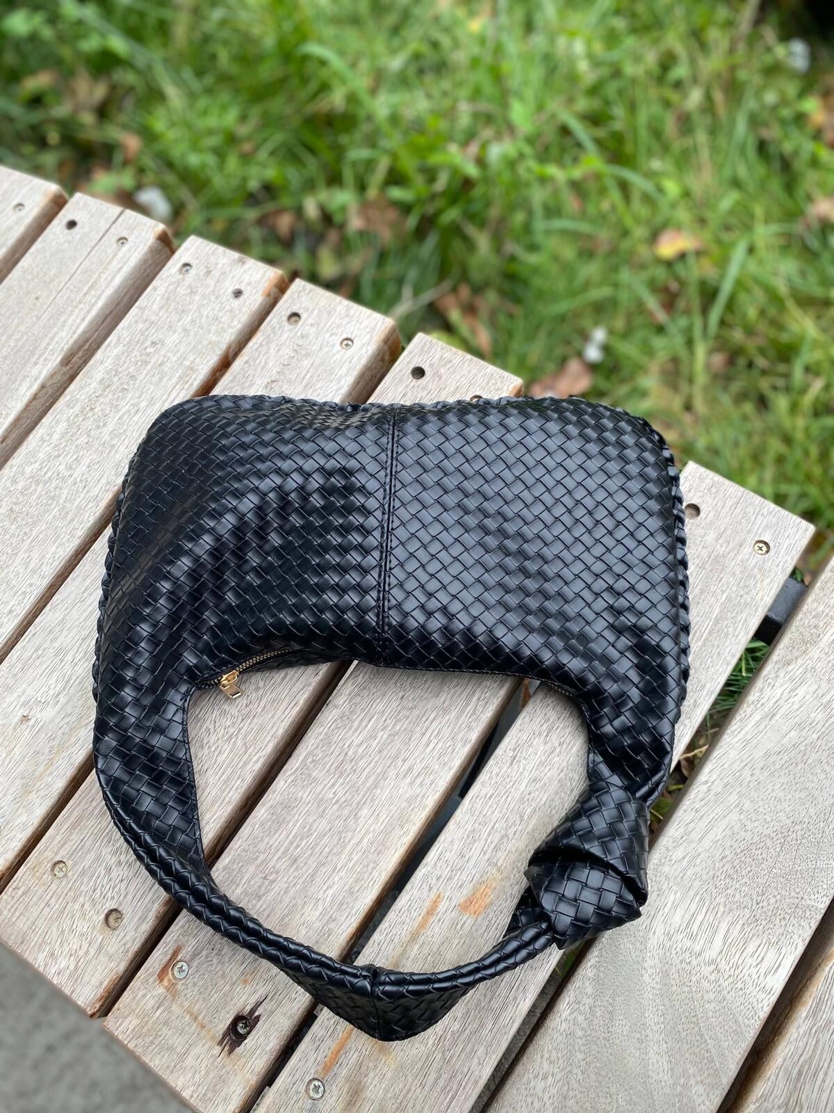 Bahwar Örgü Dokulu Üçgen Hobo Çanta