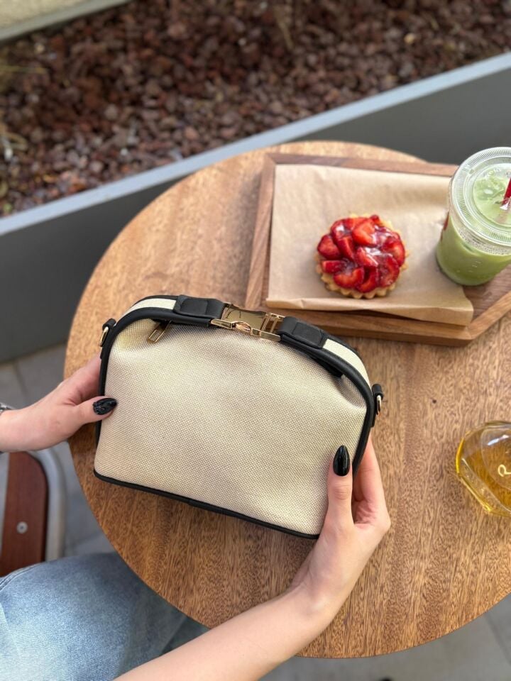 bahwar Gold Kilit Keten Kadın Çantası